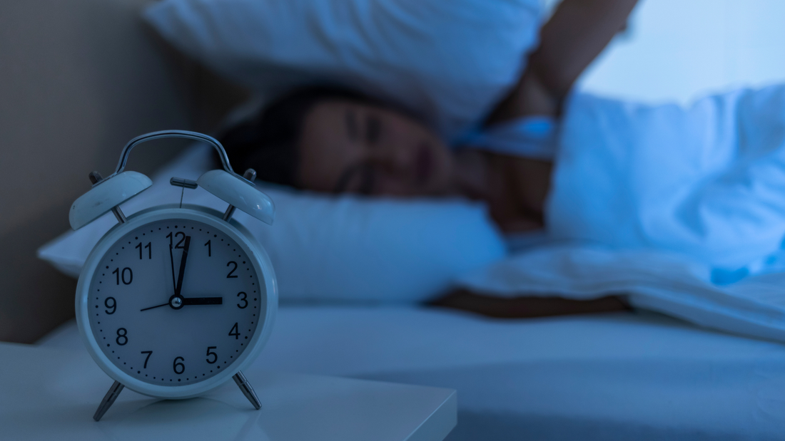 Trezitul la ora 3 dimineața: Ce încearcă să îți spună corpul tău?